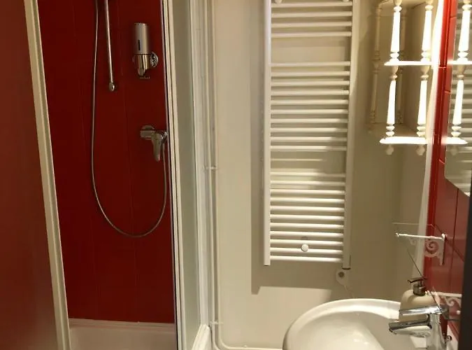 Alojamento de Acomodação e Pequeno-almoço A2 Pas 3*